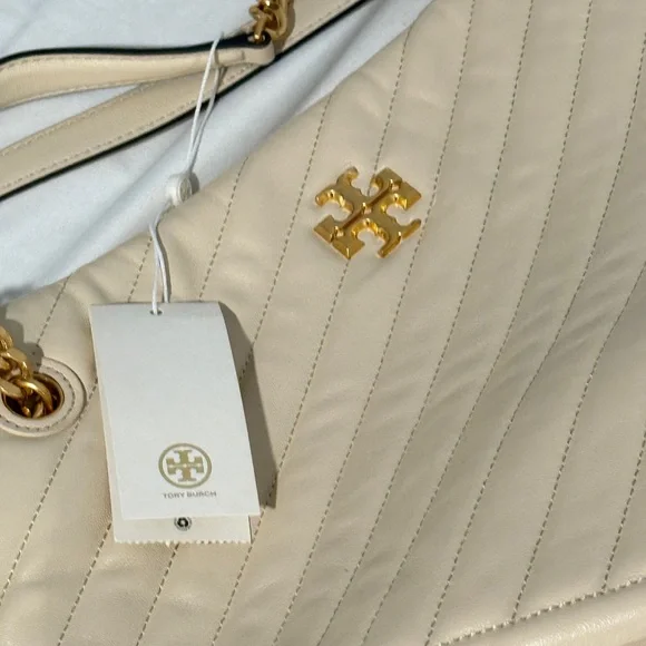 Tory Burch Kira Chevron Quilted Shoulder Bag - Picture 3 of 4